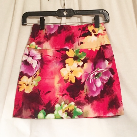 NWOT Twenty One Floral Mini Bodycon Skirt - Picture 1 of 6
